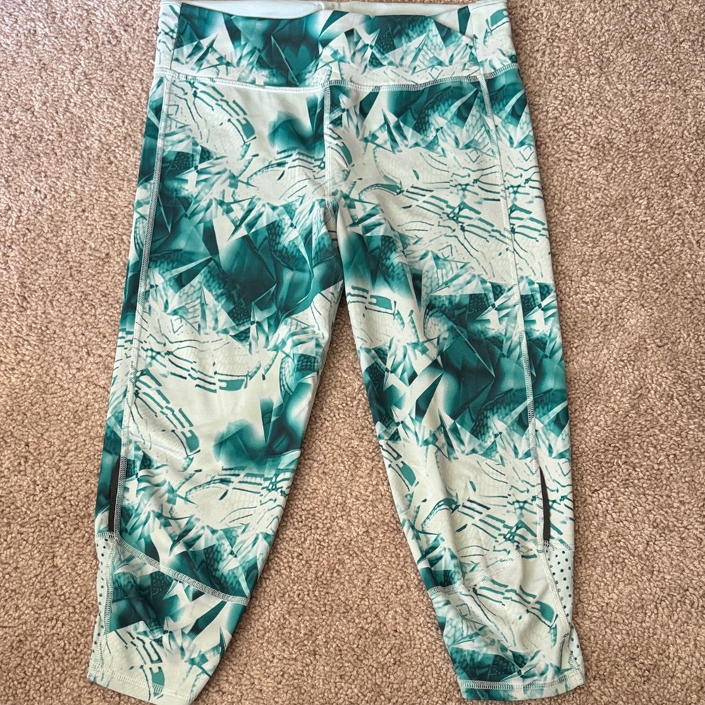 💜 3 for $10 adidas Women's Teal Patterned Capris